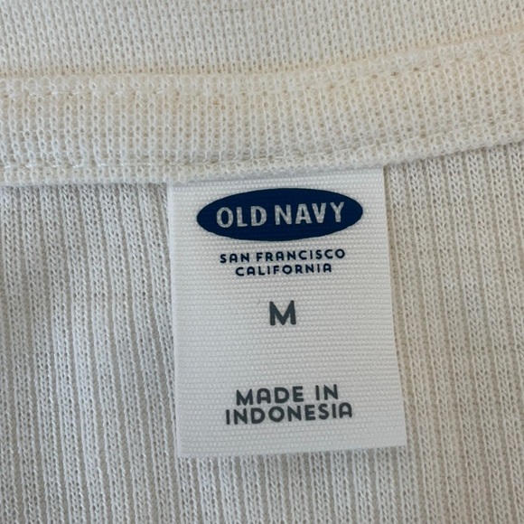 Old Navy Ivory Scoop Neck Tee NWOT - Final Price - Picture 4 of 5